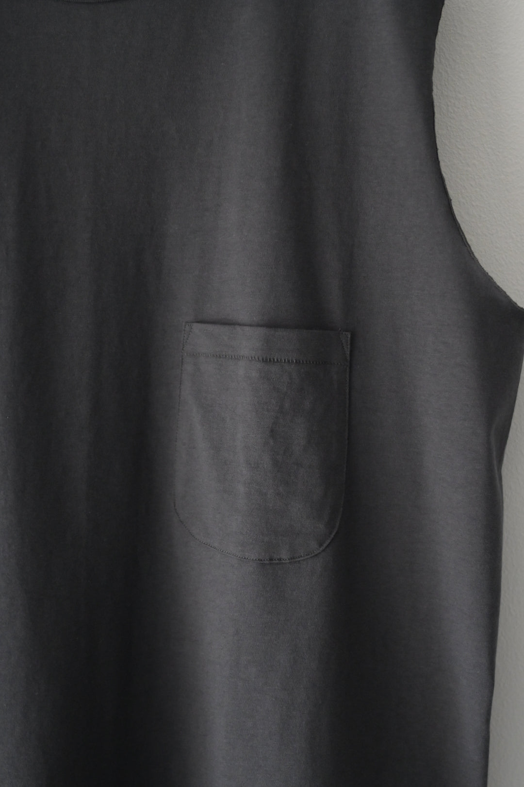 phebus (フィーバス) - COTTON JERSEY SLEEVELESS SHIRT [CHARCOAL]