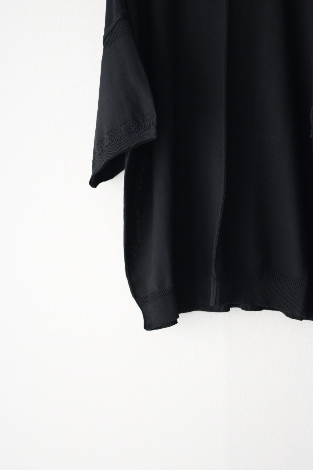 YASHIKI (ヤシキ) - Mebuki S/S Knit [BLACK]