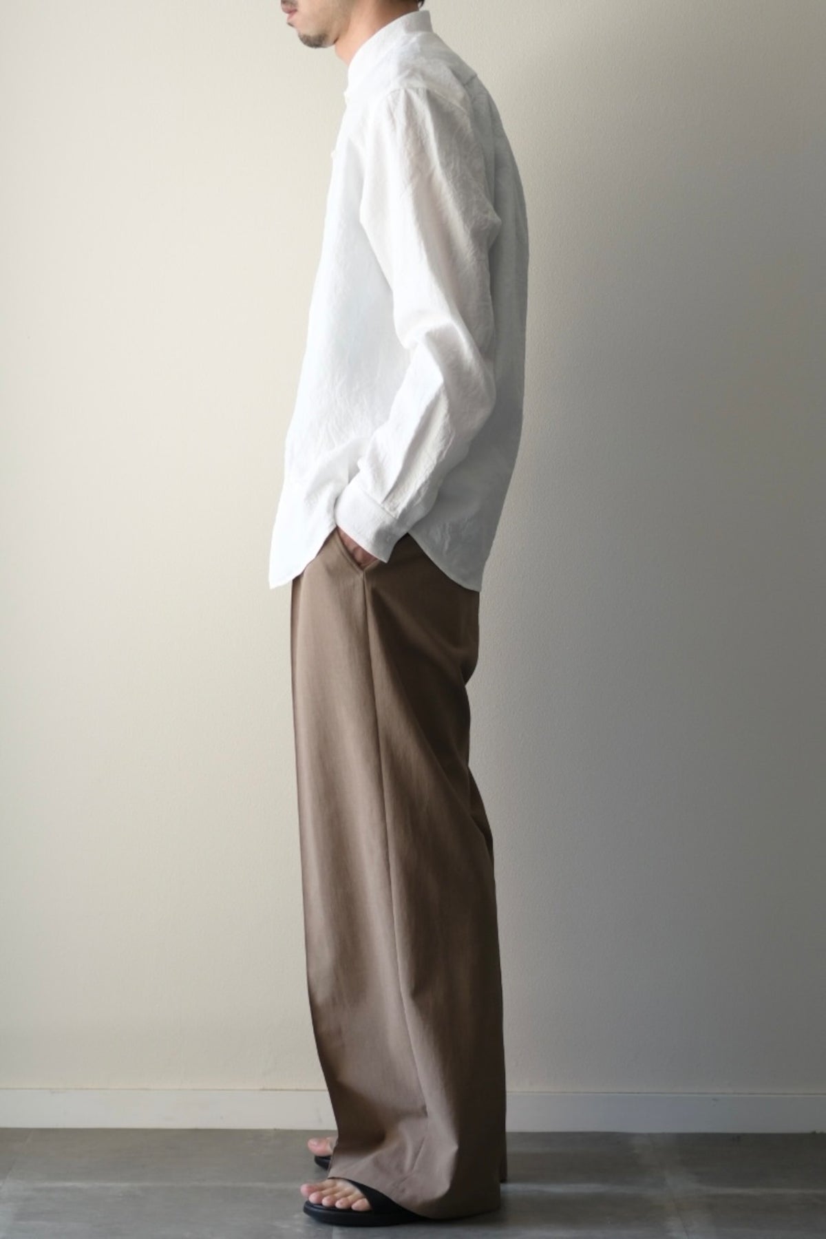 Yamauchi - Salt-Shrinking Ramie Chambray Shirt (No Collar) [White]
