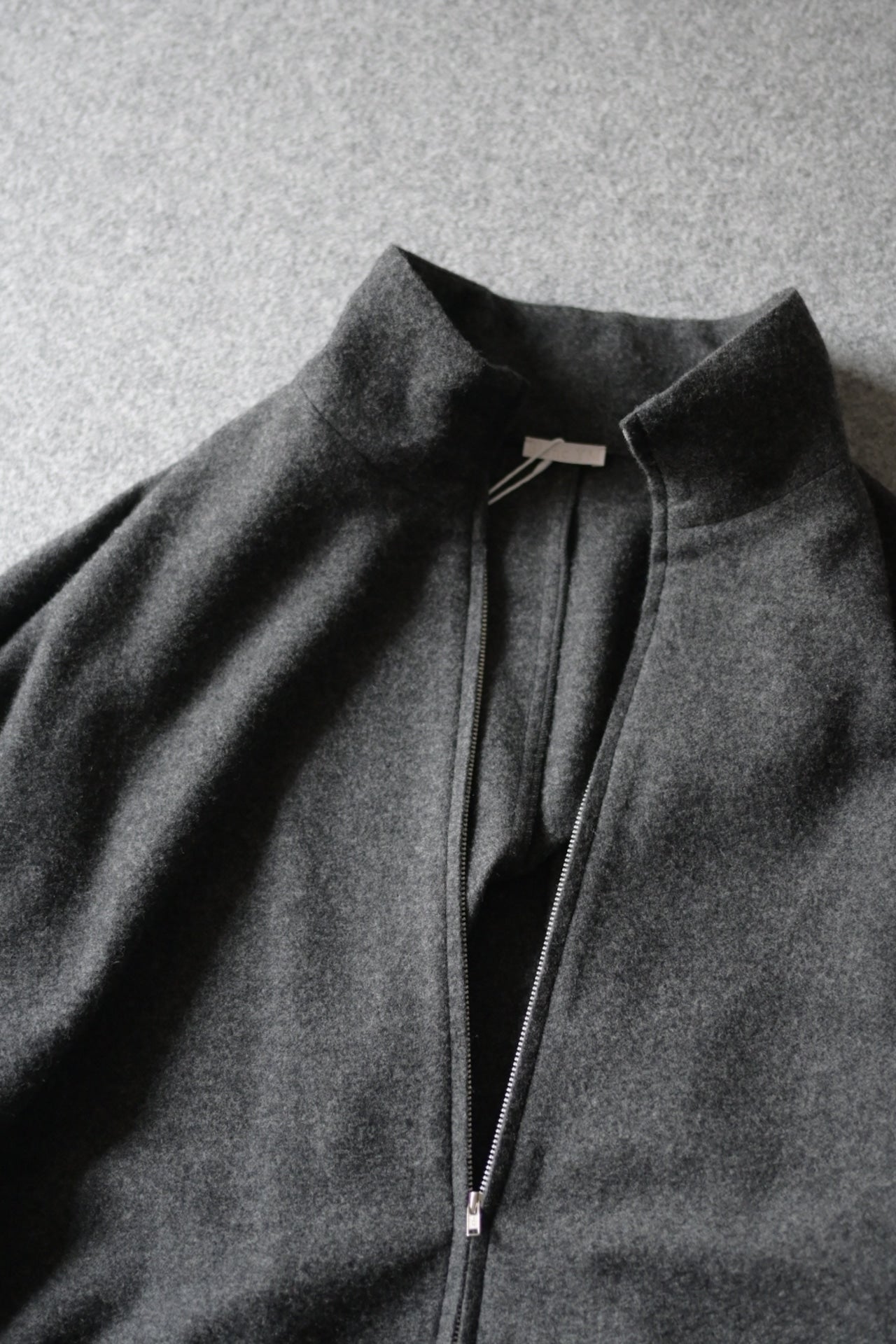 Blanc YM - CASHMERE ZIP JACKET [CHARCOAL GRAY]