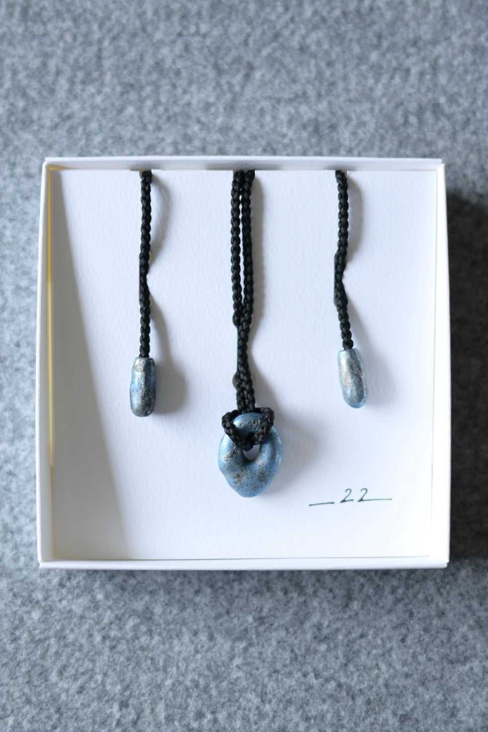 __22[ニニ] Necklace - Uneven Slate