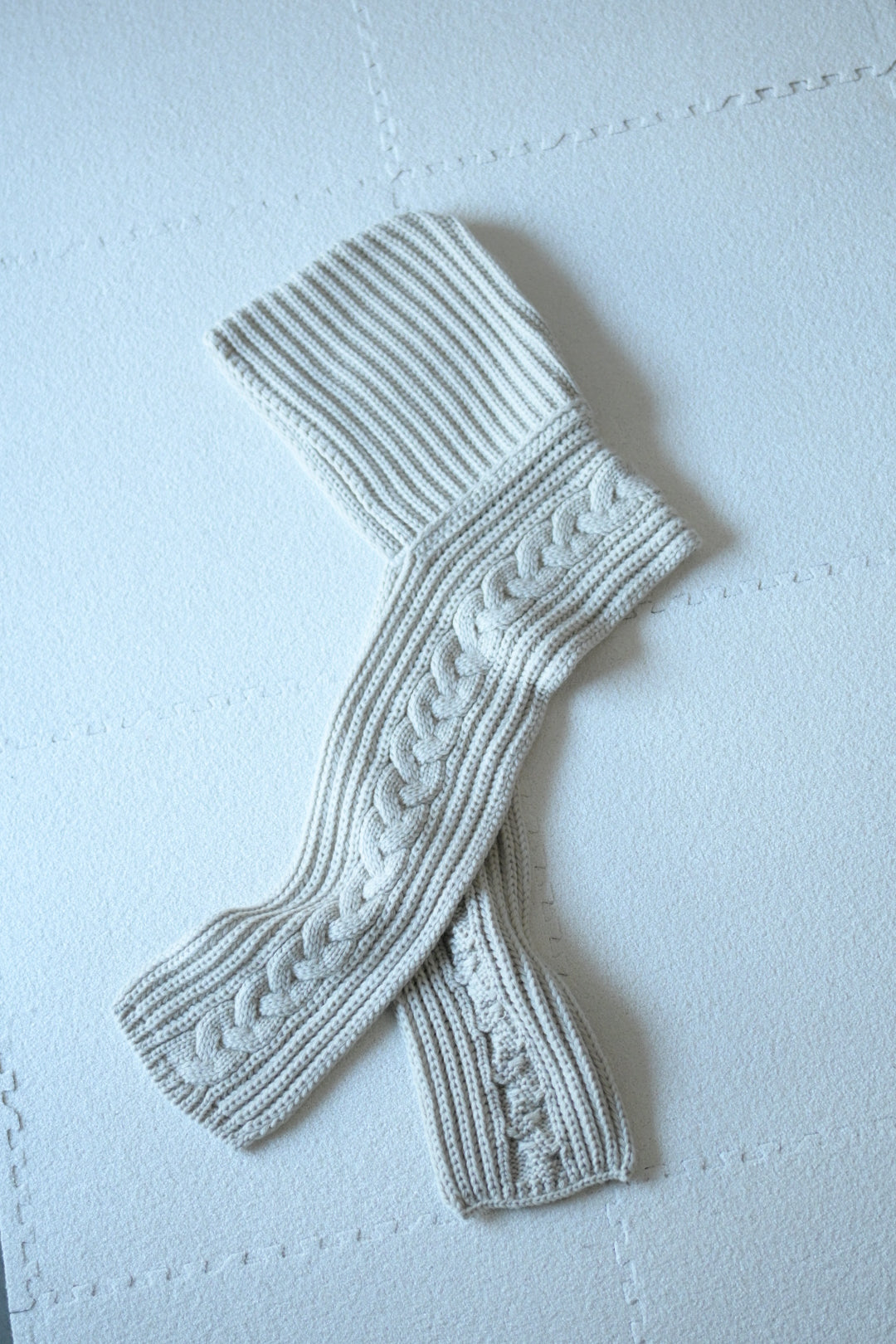 YASHIKI - Kanya Hooded Scarf [OFF WHITE]