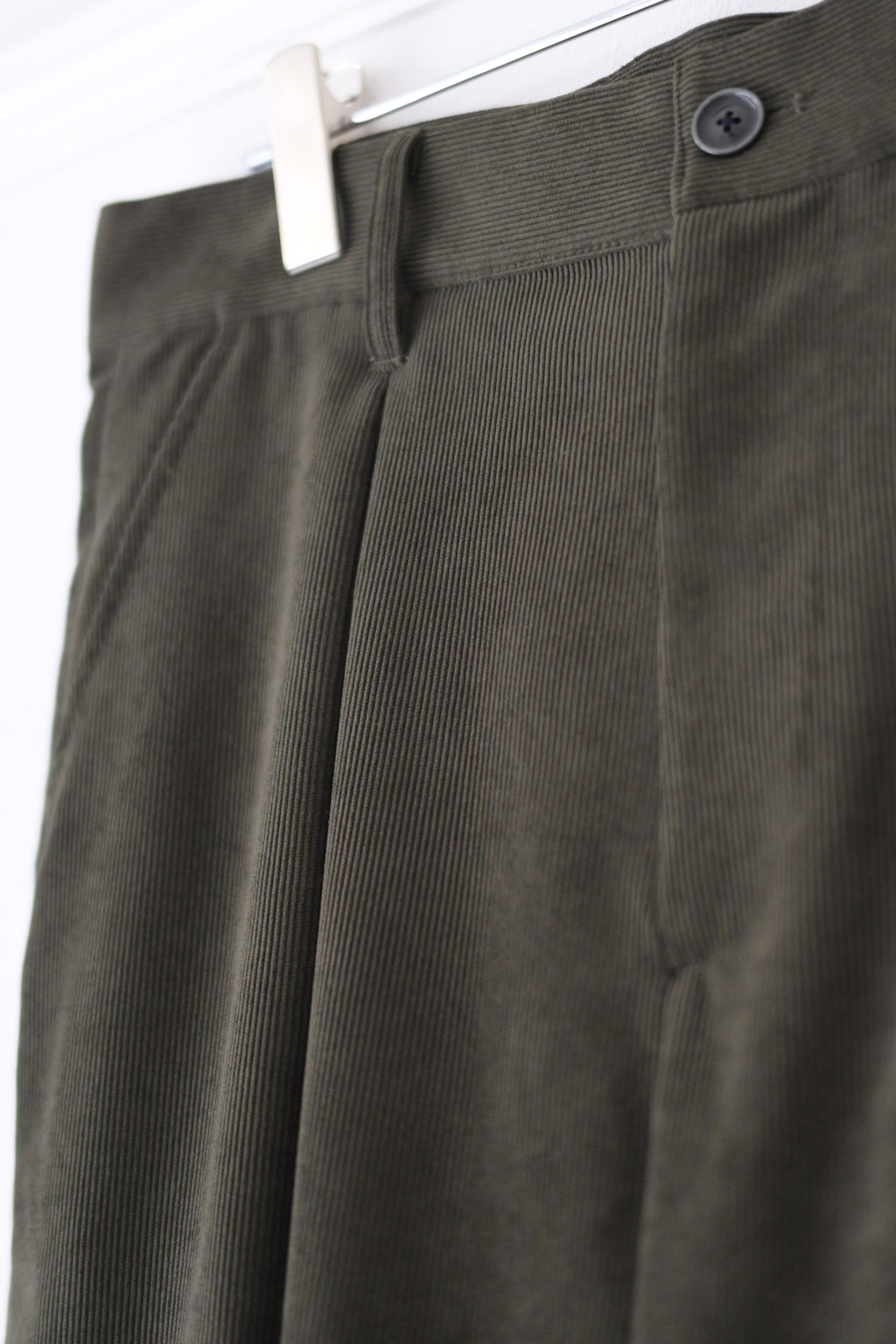 SAYATOMO - 2-Tack Corduroy Baggy Trousers [OLIVE]
