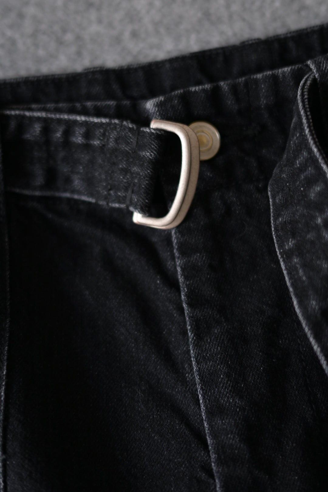 phebus  - SULFUR DYE DENIM BELTED PANTS [BLACK]