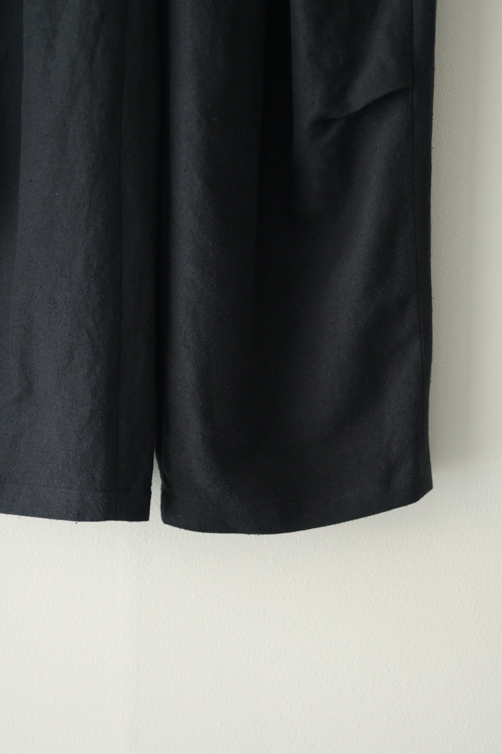 Blanc YM - Linen Silk Wide Knee Tuck Pants