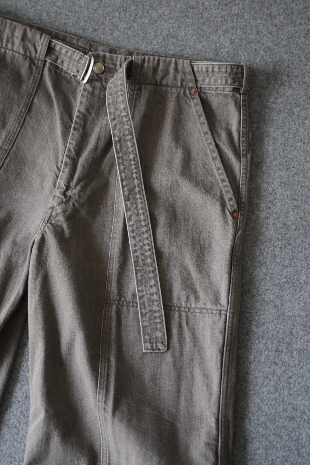 phebus - SULFUR DYE DENIM BELTED PANTS [GRAY]