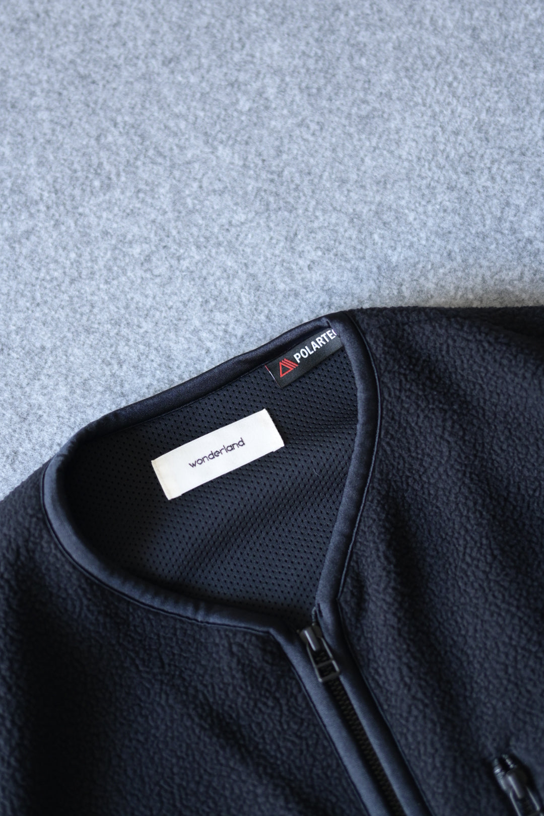 wonderland - Store Vest [BLACK]