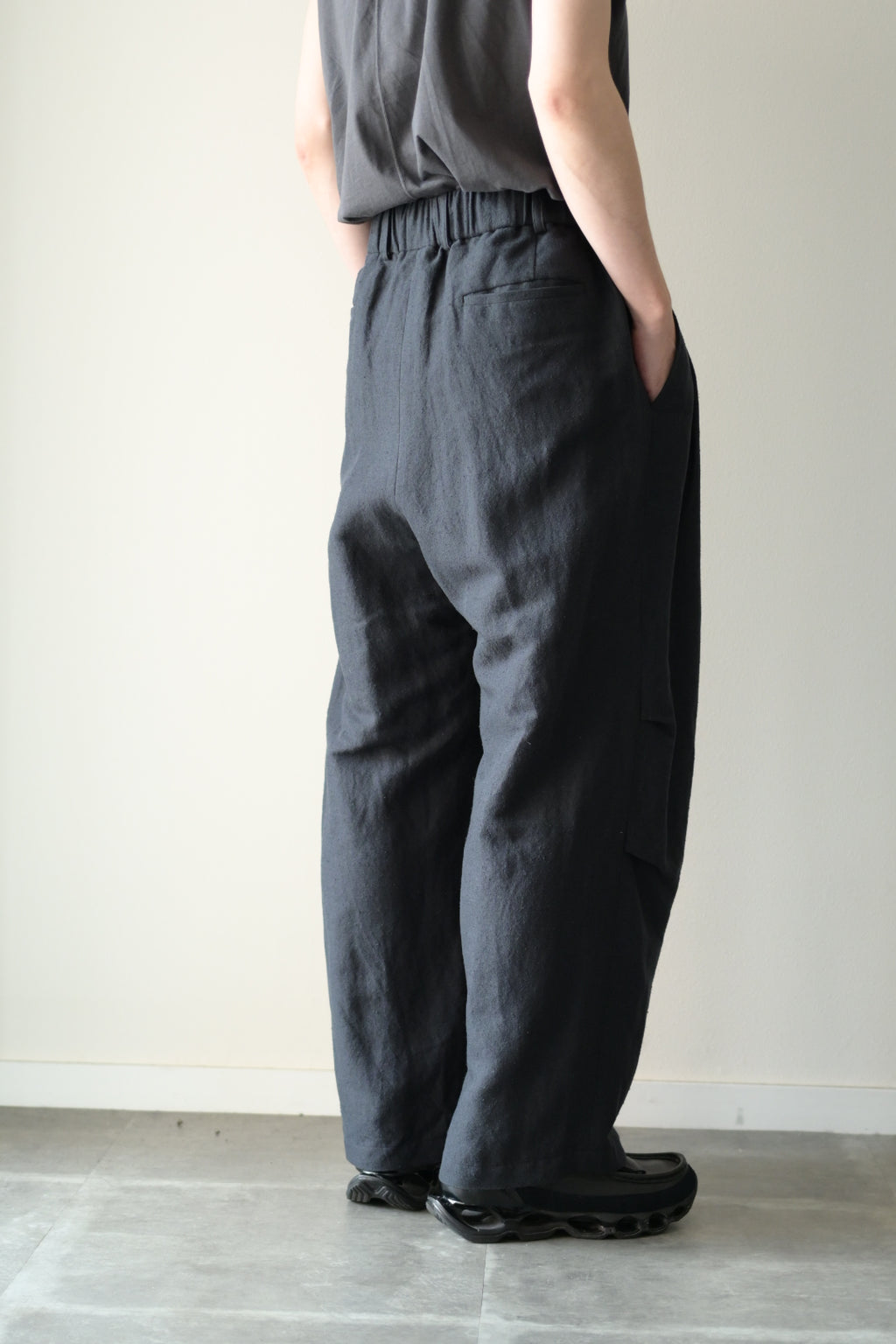 Blanc YM - Linen Silk Wide Knee Tuck Pants