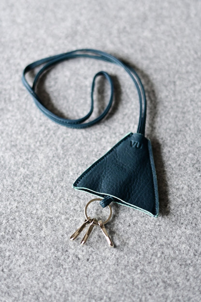 VU - neck key holder