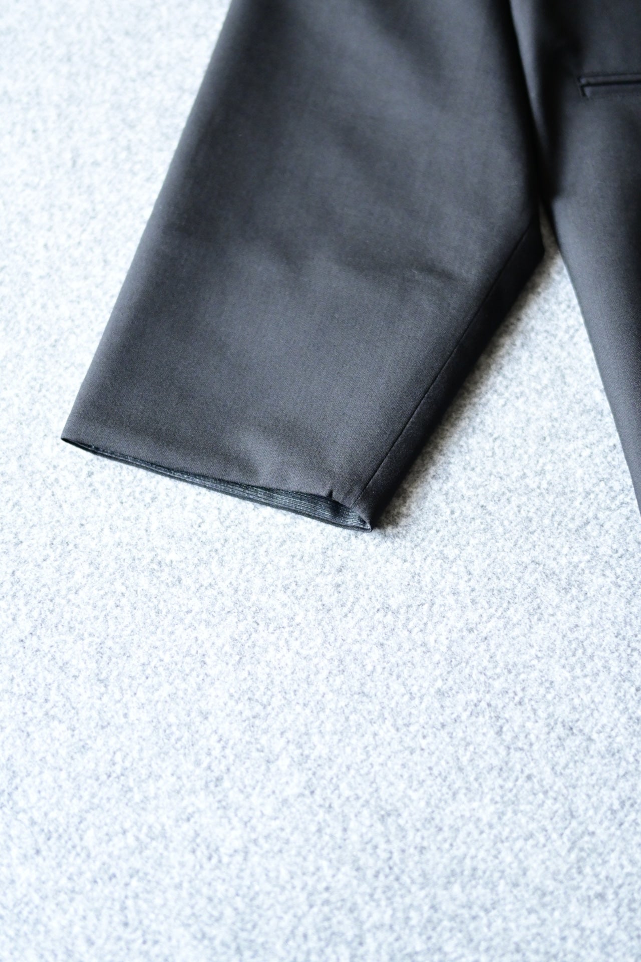 tangenet -  Jacketsu [Black] wool tropical
