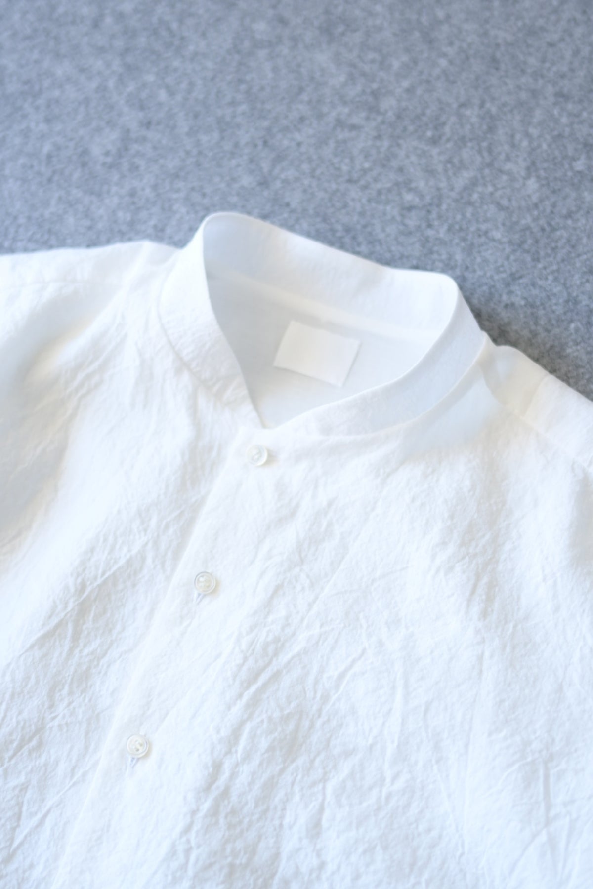 山内  - 塩縮加工ラミーシャンブレーシャツ 羽襟無し [white]