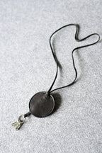 VU - neck key holder