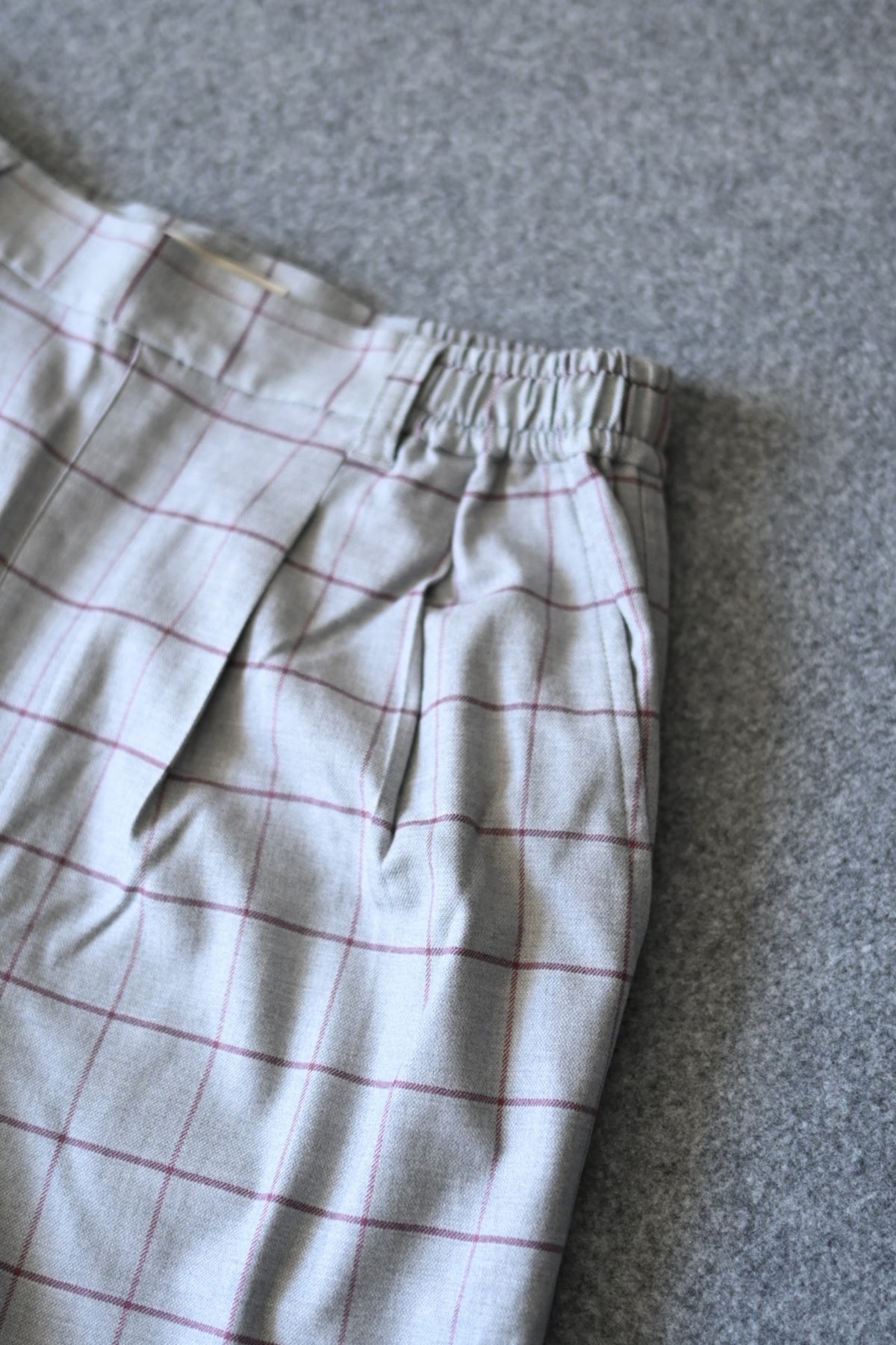 wonderland  - Two Tuck Check Pants