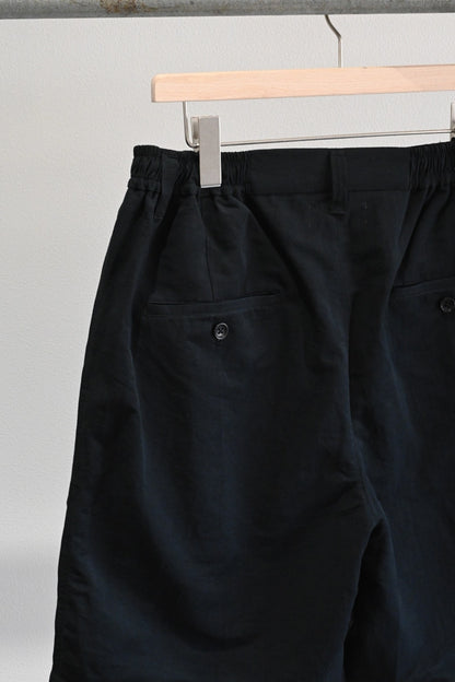wonderland - Two tuck short pants [BLACK]