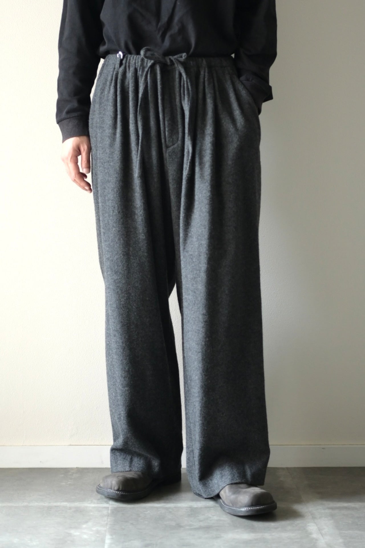 Blanc YM - CASHMERE WIDE PANTS [CHARCOAL GRAY]