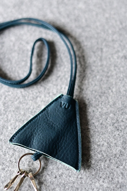 VU - neck key holder