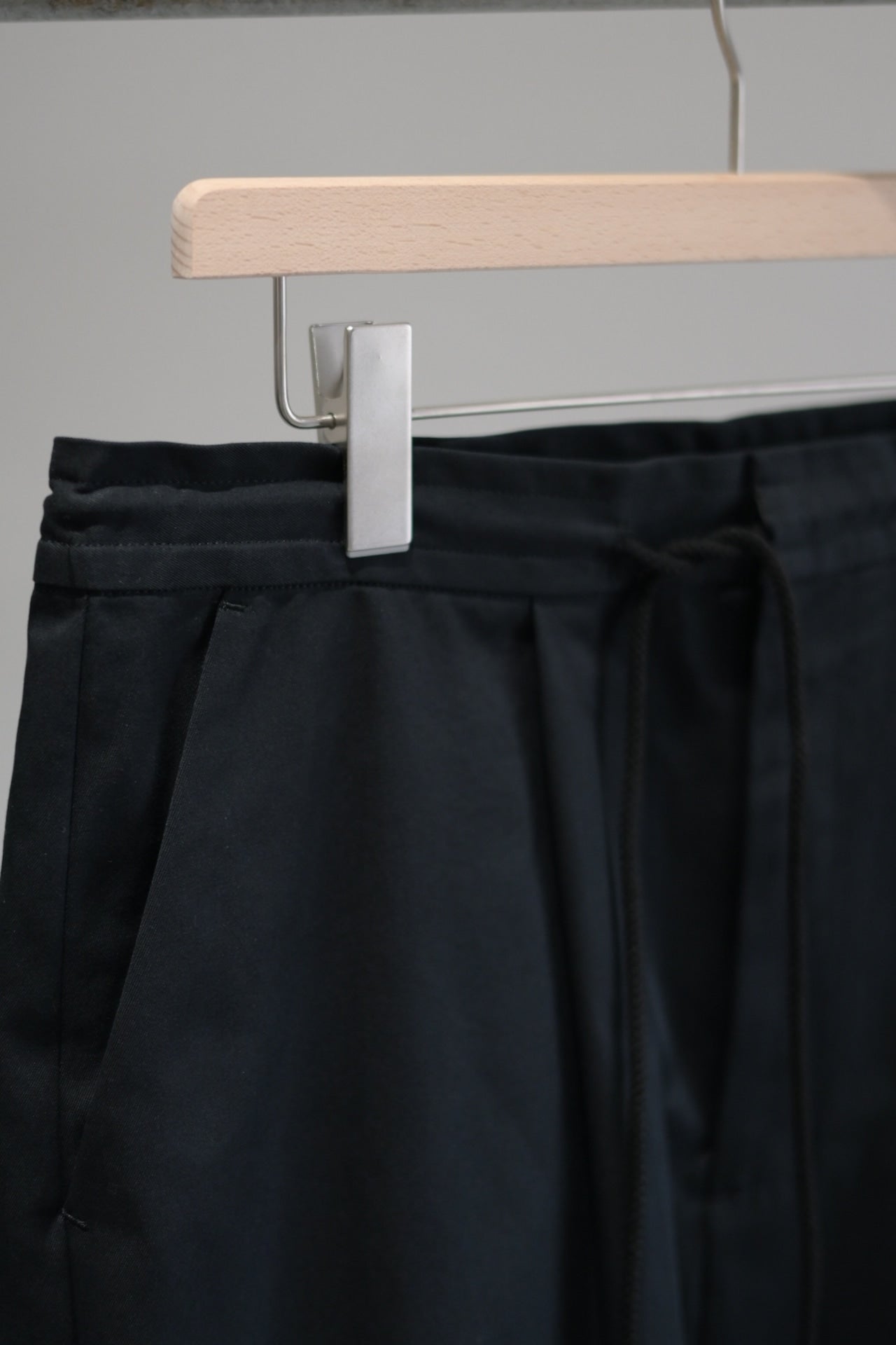 VU - wide silhouette pants [BLACK]