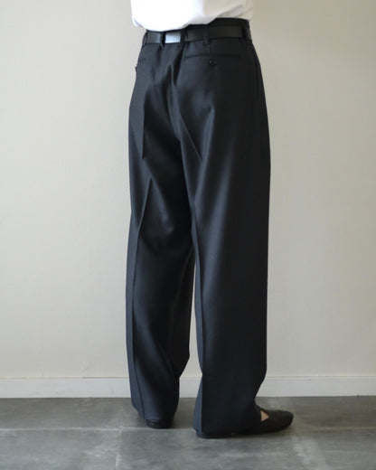 山内 - ヘビーウールツイル・サイドシームレスワンタックパンツ [charcoal gray]