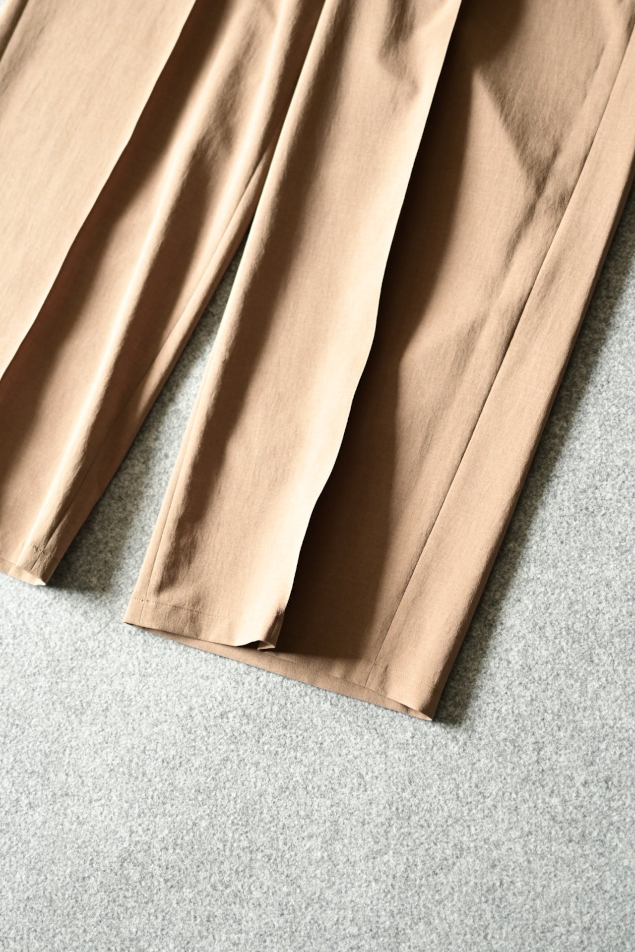 SAYATOMO - 1-Tack Baggy Slacks [BEIGE]